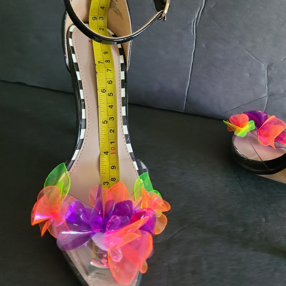 Betsey Johnson Landyn flower casual heels pump sz .7 - Picture 8 of 11